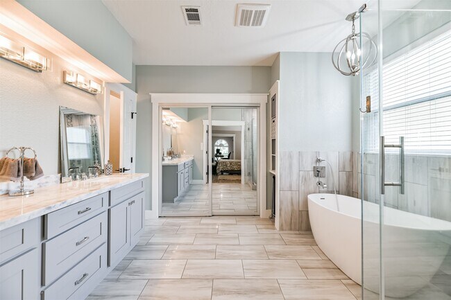 Building Photo - 11642 Cypresswood Dr