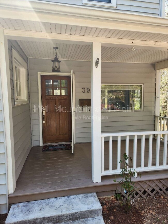 Building Photo - 39 Westover Dr