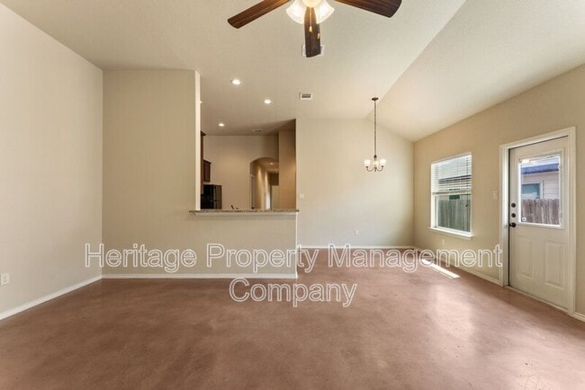 Building Photo - 2541 Pahmeyer Rd