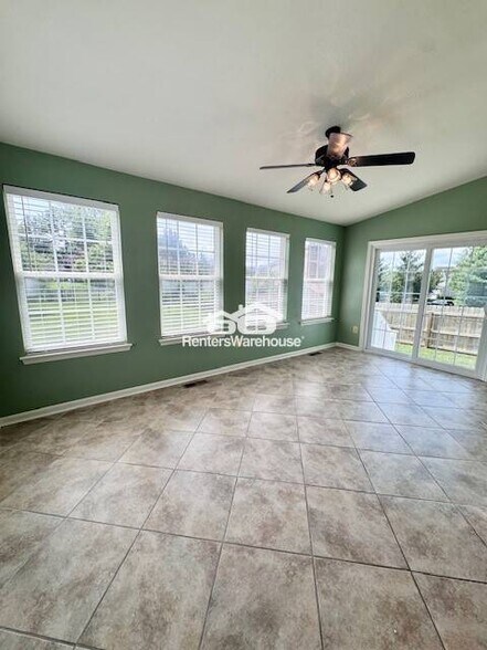 Building Photo - 3993 Dana Ave