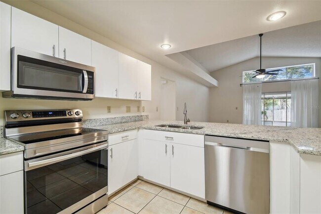 Building Photo - 2342 Tioga Dr