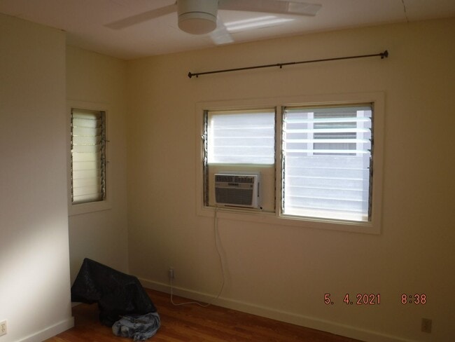 Building Photo - Kahala Hts Cottage 2 / 1 / garage