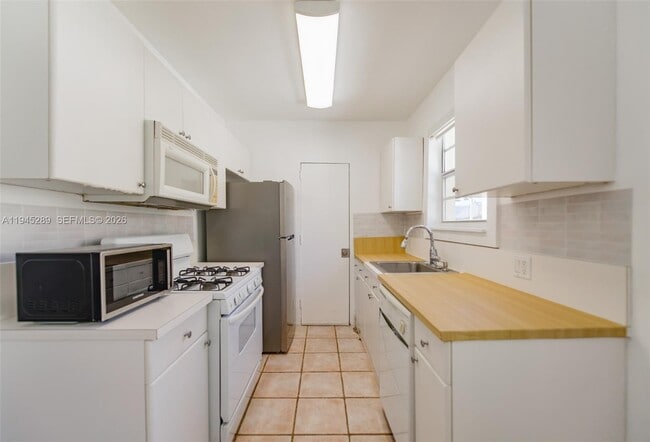 Building Photo - 1535 Meridian Ave