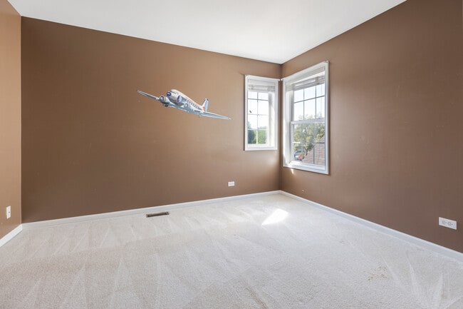 Building Photo - 1483 Ashbury Ln W