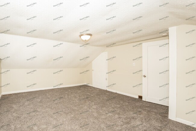 Building Photo - 1662 Crestwood Rd