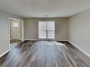 Building Photo - 1017 Hawkview Dr