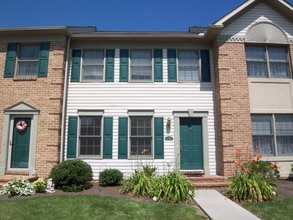 Building Photo - 521 Cobblestone Ln