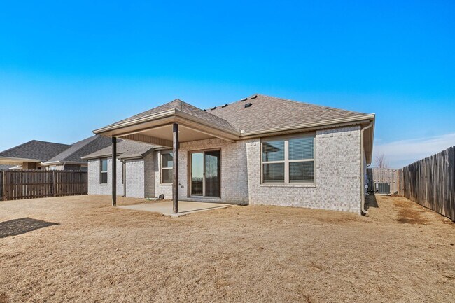 Building Photo - 4-Bed Home in West Fayetteville | Built 2021