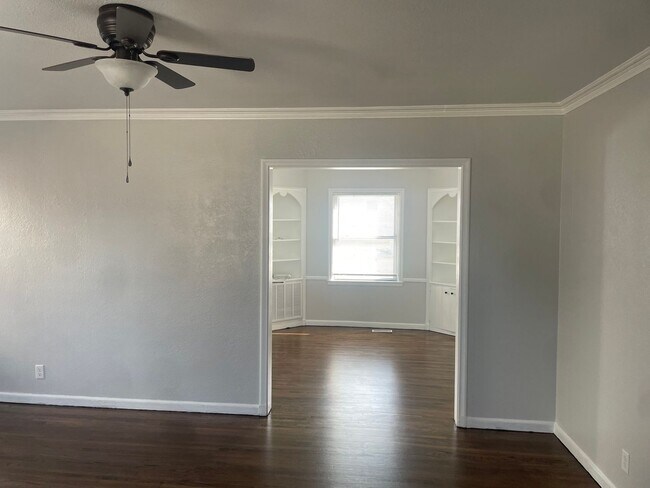 Building Photo - 1235 S Sandusky Ave