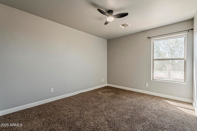 Building Photo - 21928 N Braden Rd