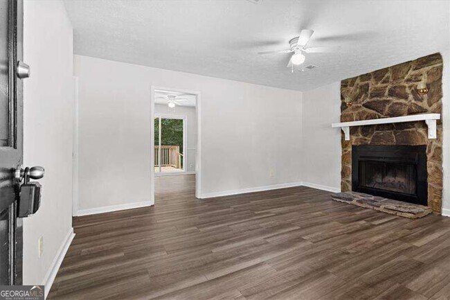 Building Photo - 3065 Tara Woods Dr