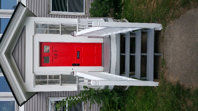 Building Photo - 162 Silver St