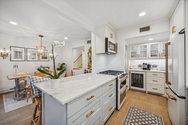 Building Photo - 5822 Doliver Dr