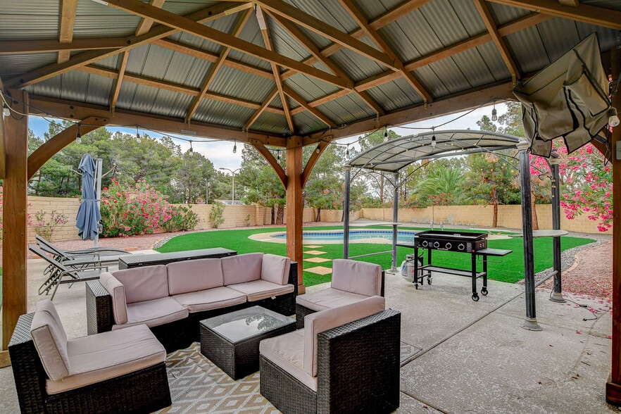 Building Photo - 2224 Lucerne Ct