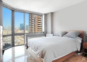 Building Photo - 3 bedroom in New York NY 10036