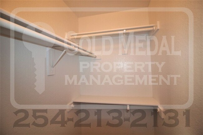 Building Photo - 3401 Barcelona Dr