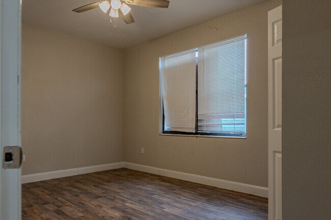 Building Photo - 129 W Church St