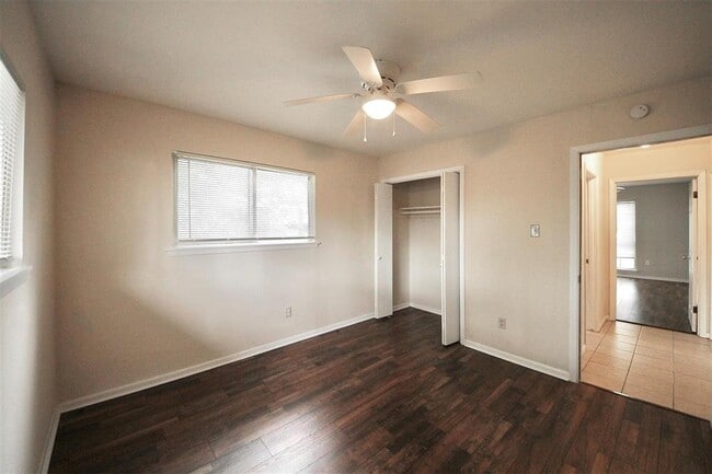 Building Photo - 5800 Eureka Dr