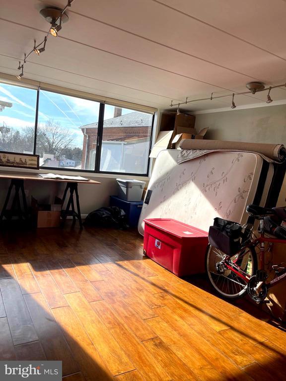 Building Photo - 28 Main St