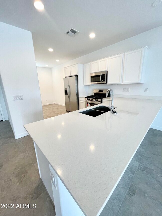 Building Photo - 3831 S 63rd Dr