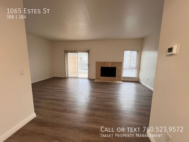 Building Photo - 1065 Estes St