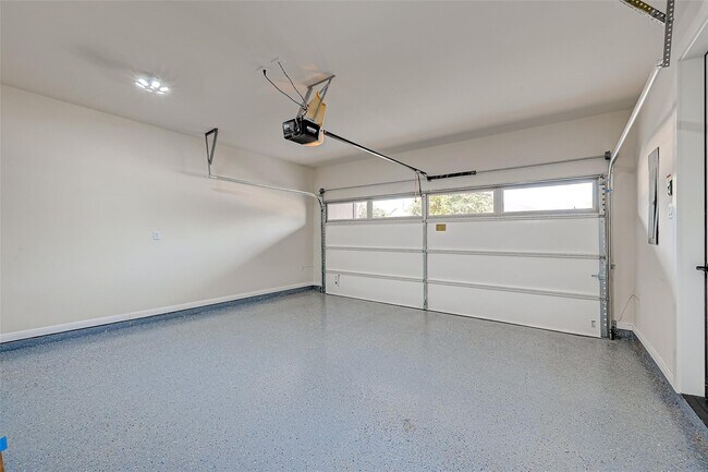 Building Photo - 2905 Nagle St