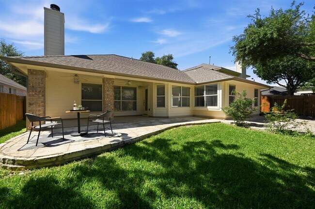Building Photo - 905 Hunter's Creek Dr