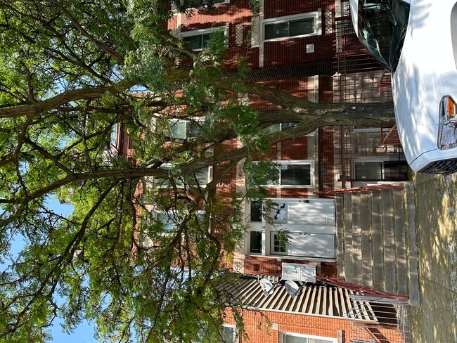 Primary Photo - 1716 W 19th St