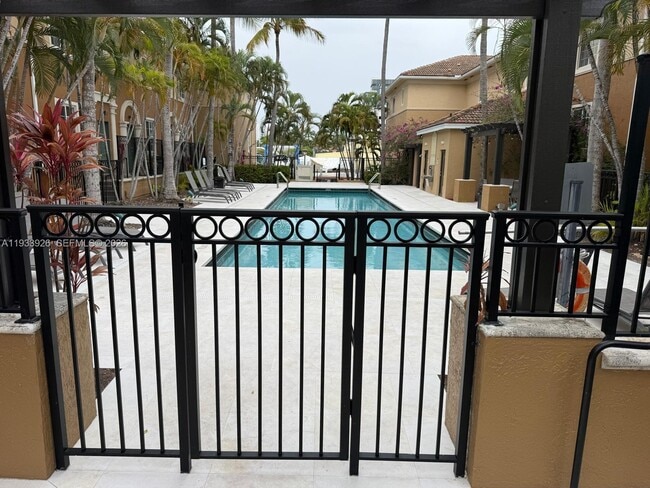 Building Photo - 2961 NE 185th St