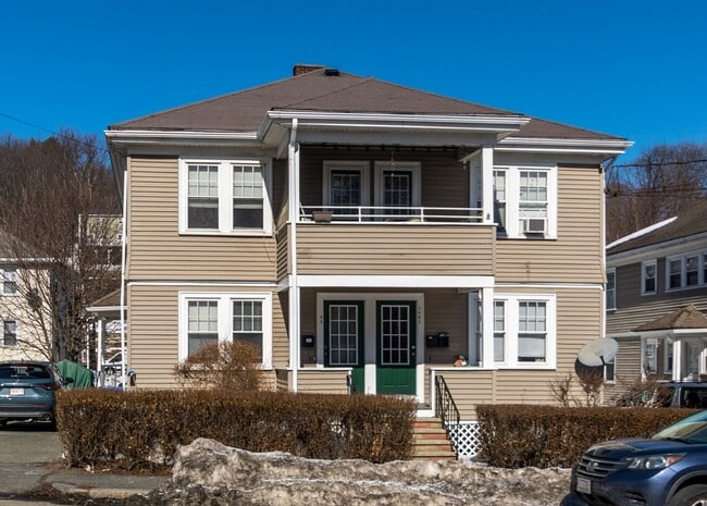 Building Photo - 1093 Main St