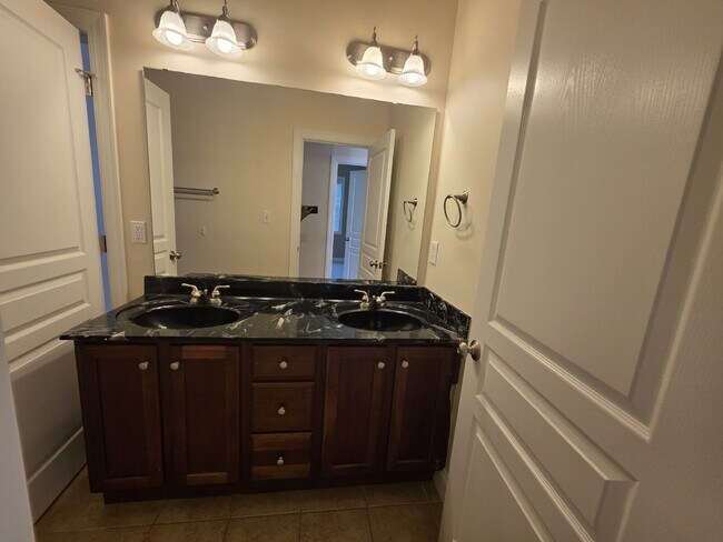 Building Photo - Spacious 4-Bedroom Home for Rent in Kings Grant Fayetteville – 15 Minutes from Fort Bragg