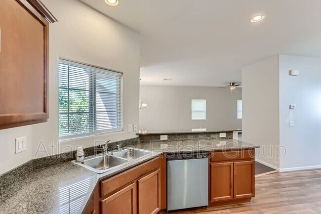 Building Photo - 9544 Alma Ridge Ave