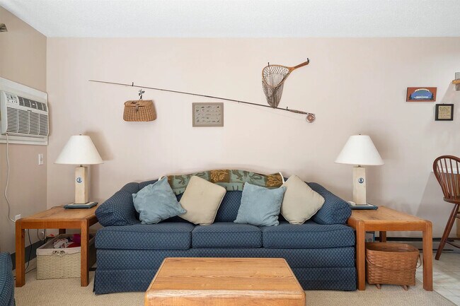 Building Photo - 118 Weirs Rd