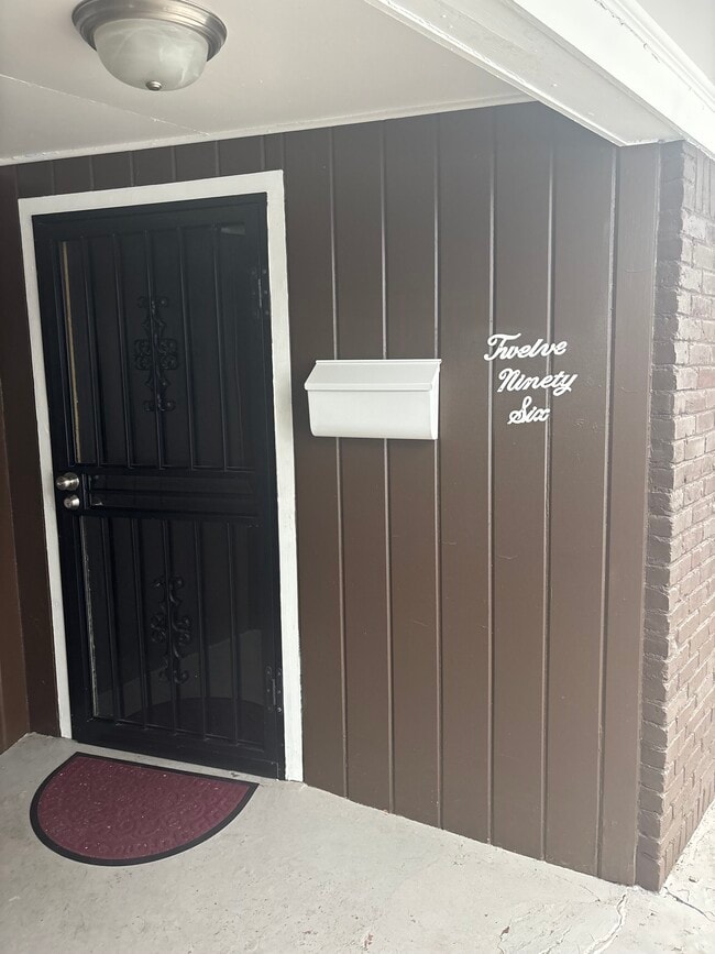 Building Photo - 1296 Elkwood St