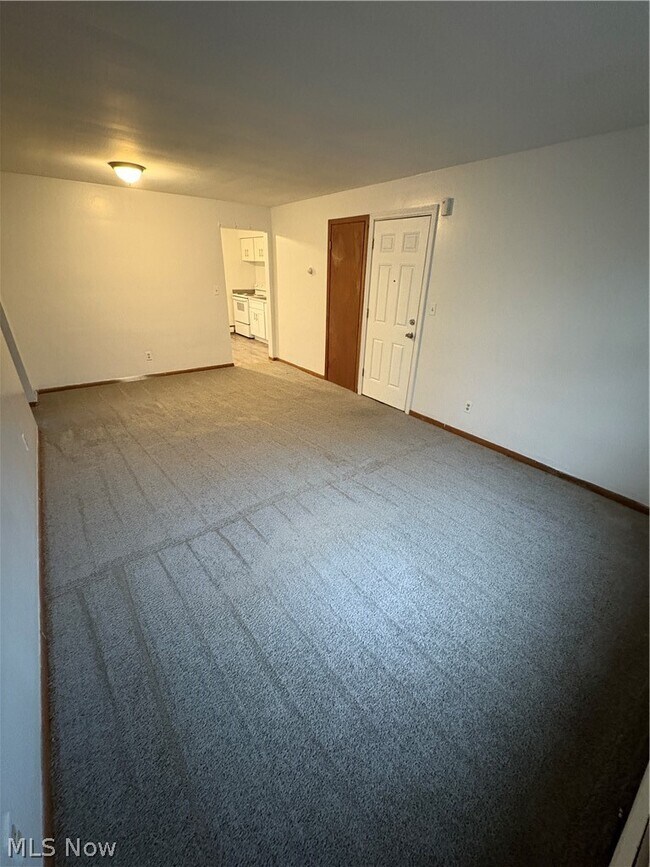 Building Photo - 3053 Hadley Ave