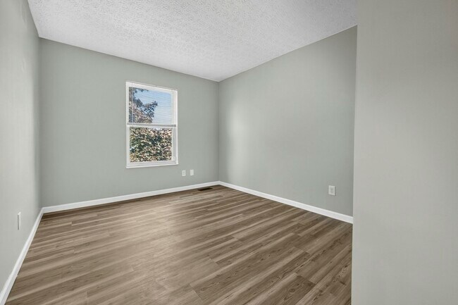 Building Photo - 8472 Kingsley Dr