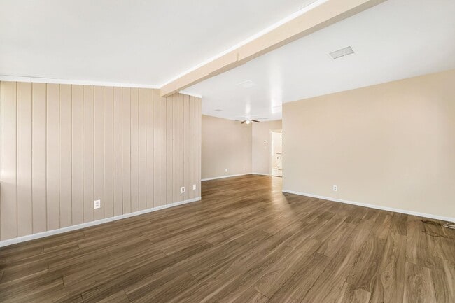 Building Photo - Avenue 663-C