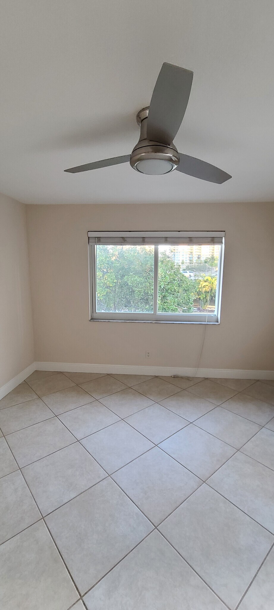 Building Photo - 925 Intracoastal Dr
