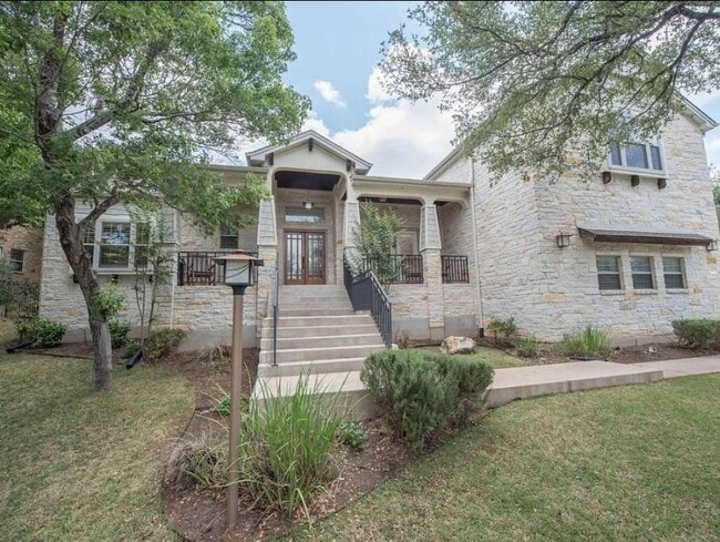 Building Photo - 130 Squires Dr