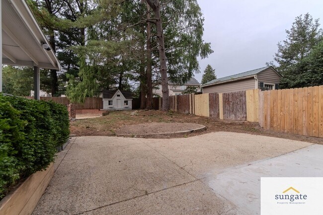 Building Photo - 11319 Harding Rd