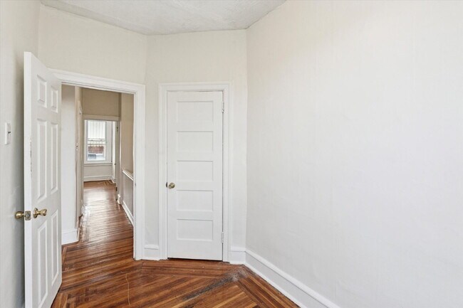 Building Photo - 3 Bedroom Home Ready for Rent!