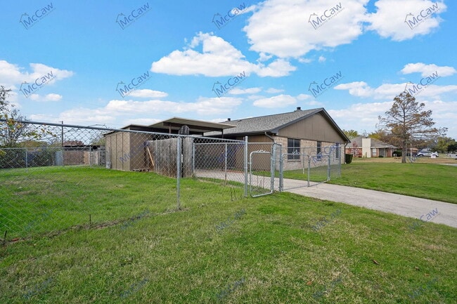 Building Photo - 7734 Jamie Renee Ln