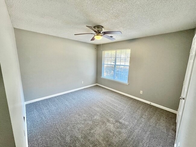 Building Photo - 4015 Hofburg St