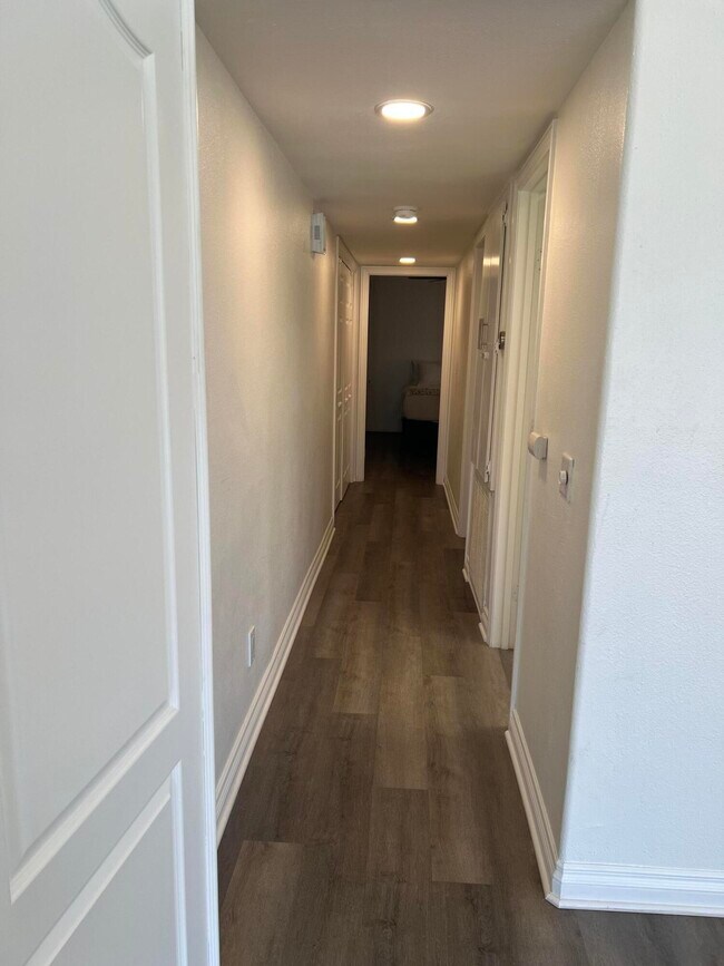 Building Photo - 95 Torremolinos Dr