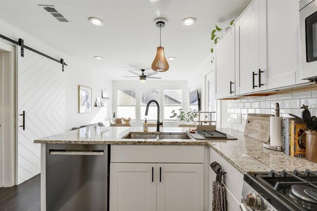 Building Photo - 2901 Glen Rae St