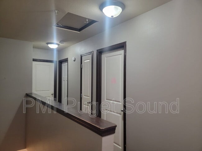 Building Photo - 17614 79th Ave Ct E