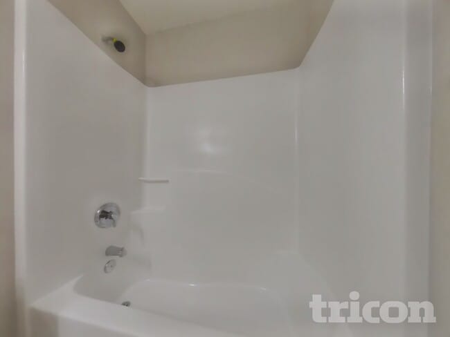 Building Photo - 8829 Lambert Ln