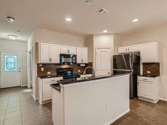 Building Photo - 819 Palo Duro Dr