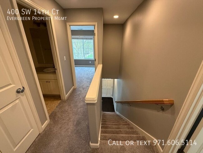 Building Photo - 400 SW 14th Ct