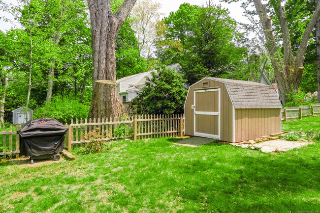 Building Photo - 21 Elsmere Rd